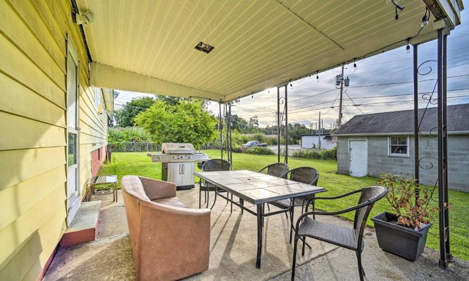 Newtonville Casa | Albany Home with Fenced Yard and Patio - Pets Welcome!