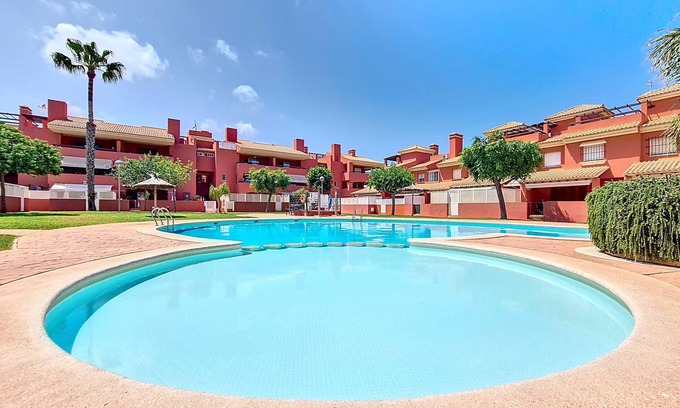 Mar de Cristal Apartamento | Ático. Internet gratis, terraza, piscina comunitaria.