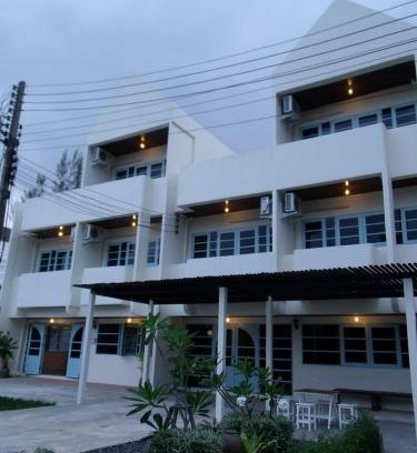 Saphli Casa | Albatross Guesthouse @ Thungwualaen Beach
