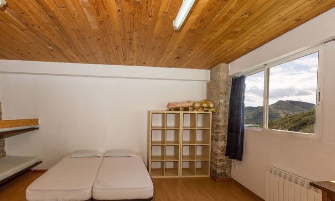 Salas de Pallars Apartamento | Alberg La Solana - B10 - Habitación Para Grupos/Familias (6-8 plazas)