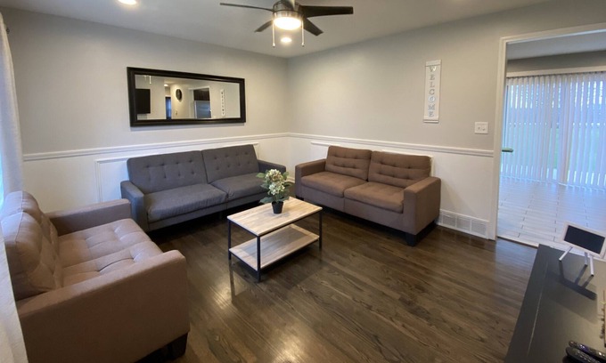 Aurora Casa | Albor Homes # 2, recientemente remodelado