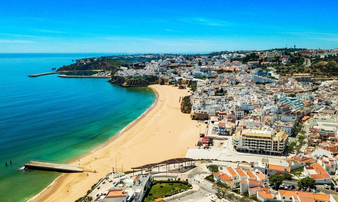 Areias de Sao Joao Apartamento | Albufeira Central in Albufeira