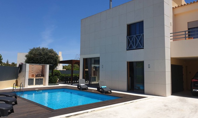 Santa Eulalia Villa | Albufeira Oura Beach 4BR Villa Marisa
