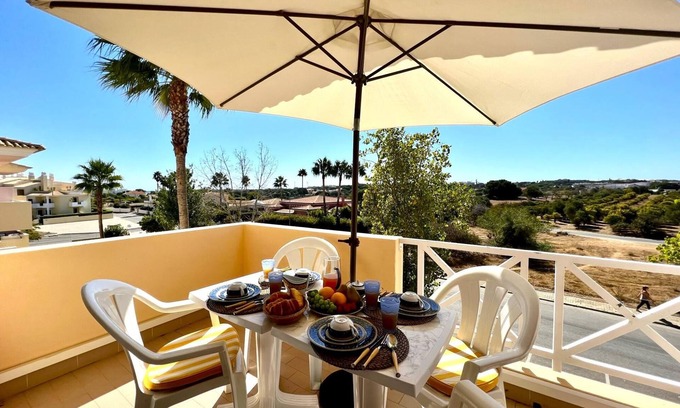Pata de Baixo Apartamento | Albufeira Countryside View With Pool by Homing