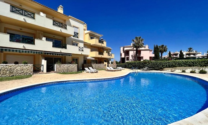 Pata de Baixo Apartamento | Albufeira Valley 2 With Pool by Homing