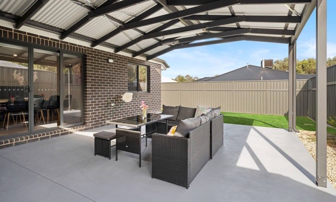 Thurgoona Casa | Albury Funk Summary: