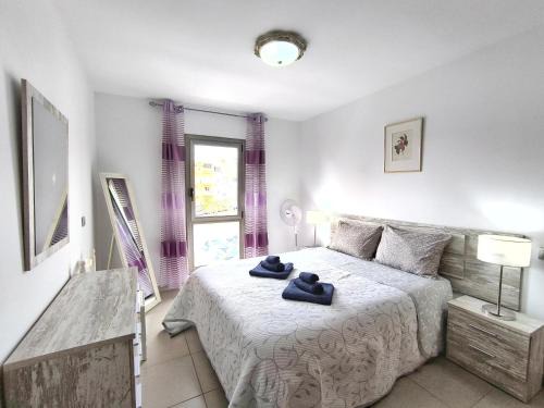 Alcala Apartamento | ALCAVISTA - garage, AC, fibre net, 350m to ocean, tv channels, sunsets and La Gomera view from balcony