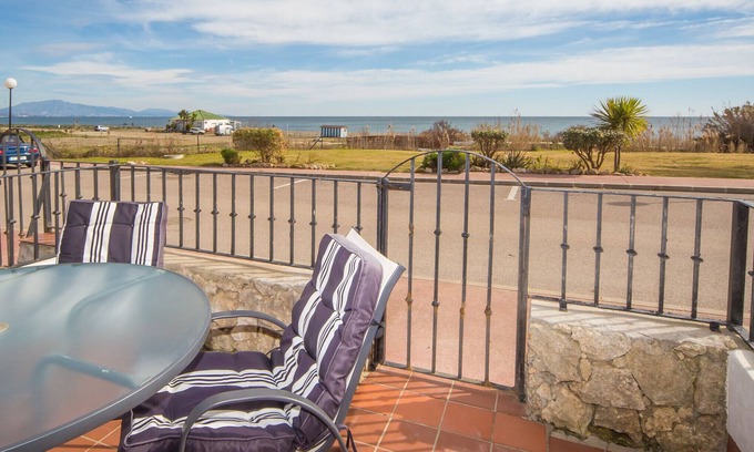 Puerto de la Duquesa Chalet De Esquí | Aldea Beach 152 Townhouse