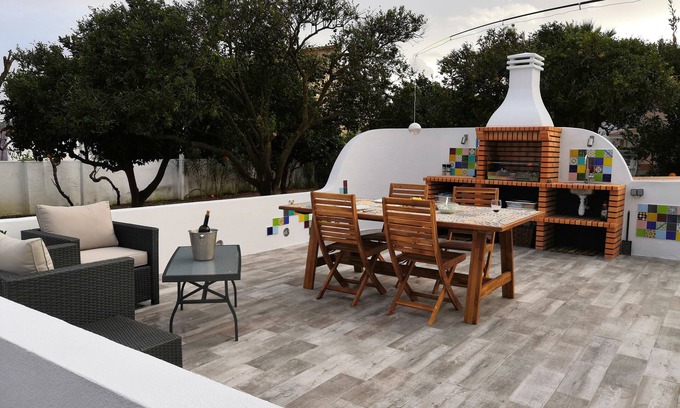 Setubal Casa | Aldeia De Luz - Charming 3 Bedroom House with Pool, BBQ, Garden & Games Room