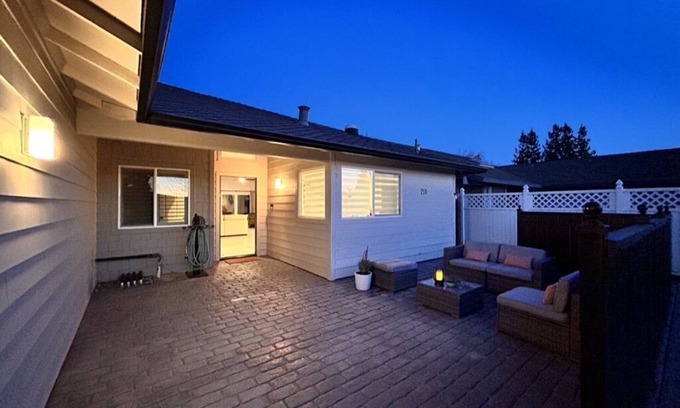 Lodi Casa | Alder Glen Getaway - Close to Wineries & Lodi Lake - Solar powered & EV hook-up