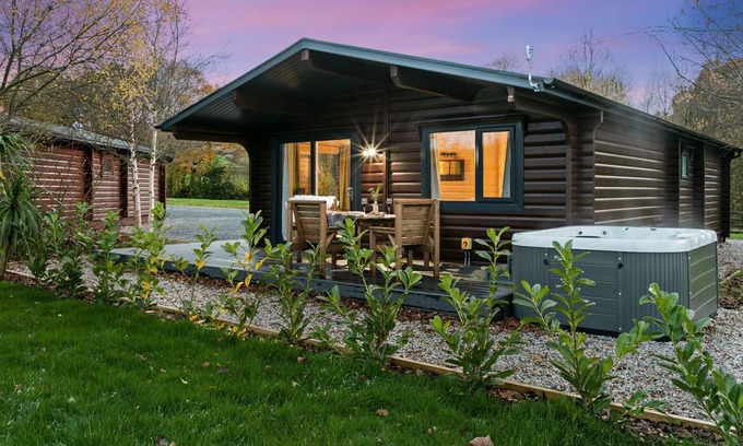 Newton Saint Cyres Casa | Alder Lodge, 12 Fingle Glen Lodges