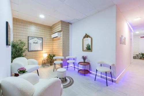 Embajadores Hostal | Alexa Host