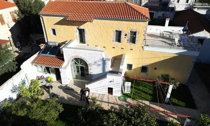 Leonidio Casa | Alexander Haus 1