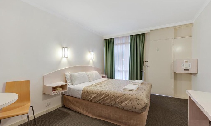 Essendon Hotel | Alexander Motor Inn