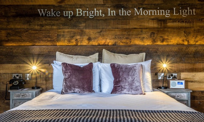South Twickenham Hotel | Alexander Pope