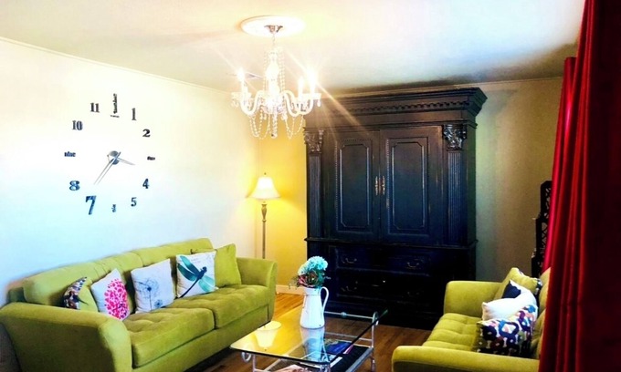 Stonewall Casa | Alexander's Haus! Privado, Alquiler de toda la casa!