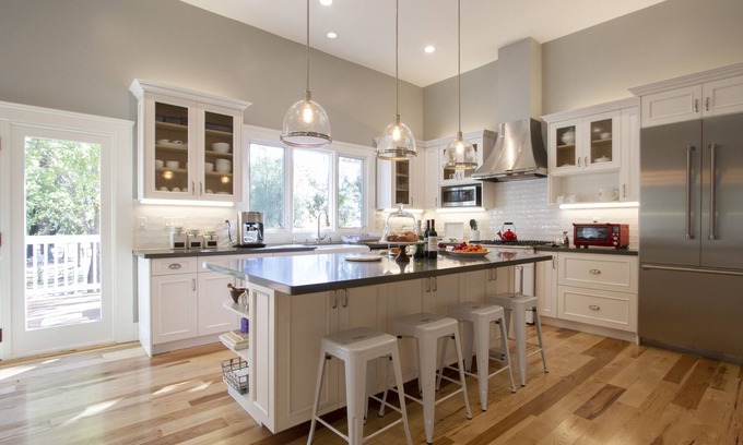 Healdsburg Casa | Alexander Valley Modern Farmhouse with Vintage Charm - Newly Renovated pool