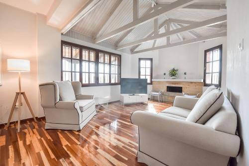 Gialova Casa | ALEXANDRE MAISON Beachfront Gialova Vacation Home