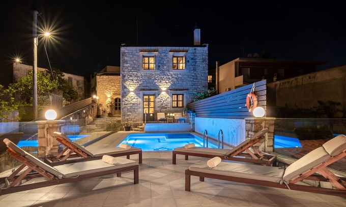 Skouloufia Villa | Villa para 12 personas, piscina para niños, aldeas pintorescas, cerca de tabernas y minimarket