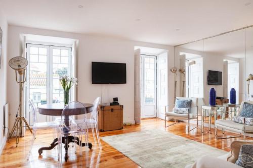 Santo Estevao Apartamento | Alfama Delight Panoramic River and Historic City Views 3 Bedrooms and 2 Bathrooms AC 18th Century Building