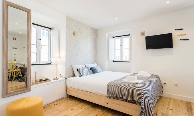 Santa Maria Maior Apartamento | Alfama Loft Studio Loft Apartment w/ River View - by LU Holidays