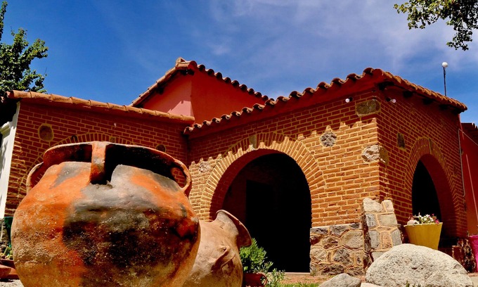 Cafayate Cama Y Desayuno | Algarroba B&B