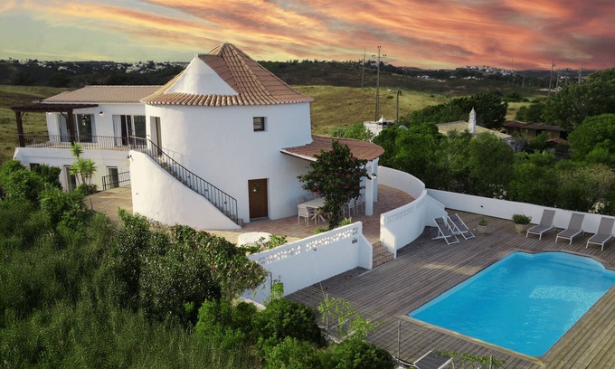 Budens Casa | Algarve Windmill, Large Villa & Pool. 2000m to the Beach