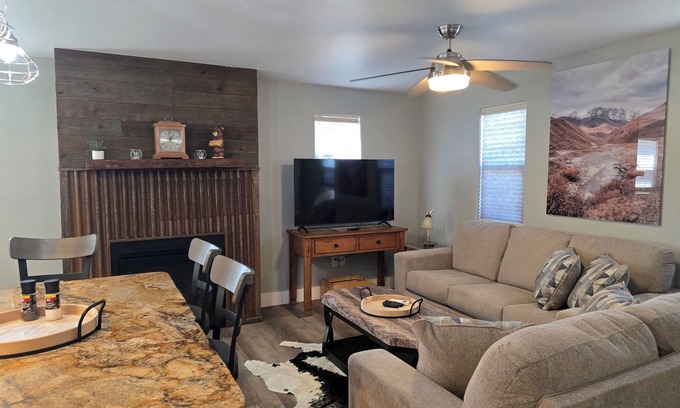 Cody Casa | Alger Hideaway- steps from historic downtown Cody