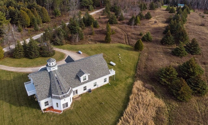 Algoma Cabina | Algoma Getaway, Sleeps 12 - The Barn at Silver Creek