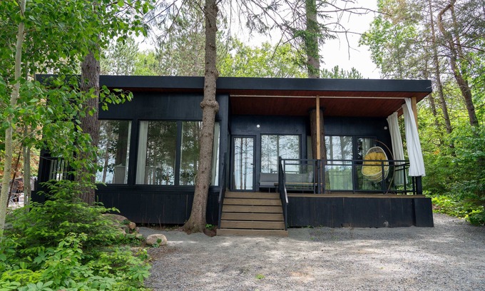 South Algonquin Cabina | Algonquin's Edge Resort | Waterfront 9