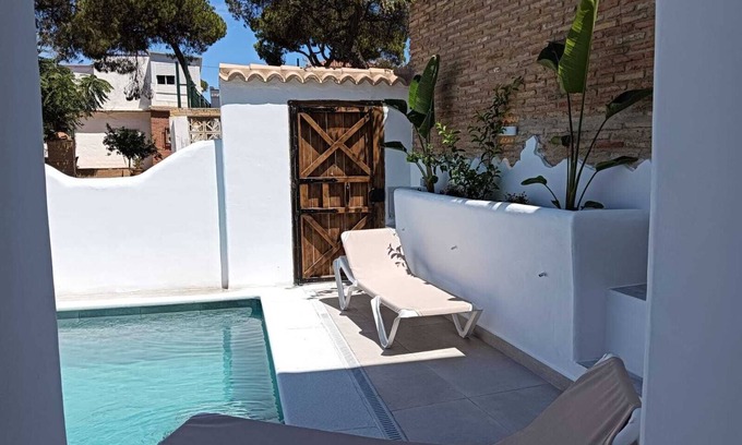 Punta Umbria Chalet De Esquí | Alhamar House with private pool