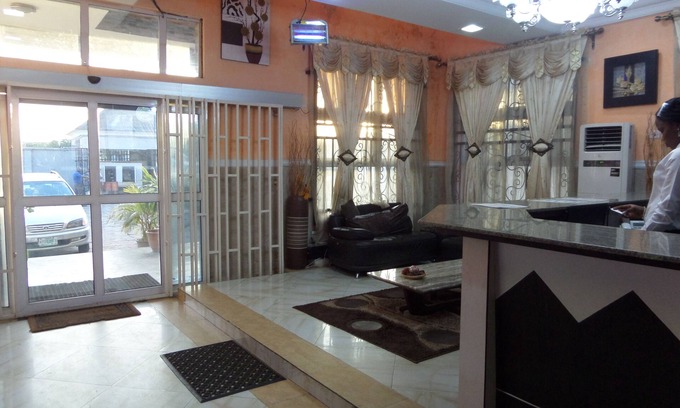 Ibadan Hotel | Alheri Suites