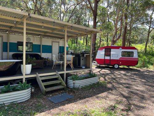 Crescent Head Otro | Alice & Elvis, Crescent Head, Retro Caravans with Deck, Bathroom & Outdoor Bath in a Bush Setting near the Beach
