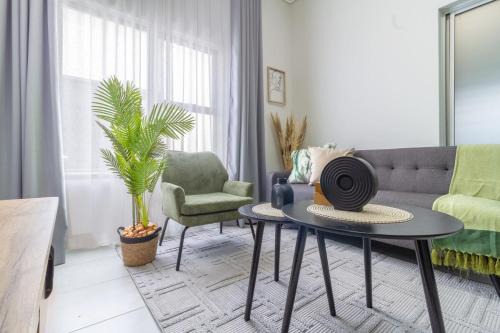 Greater Johannesburg Metropolitan Area Apartamento | #AlimamaSpaces Akin's Greenlee Apartment