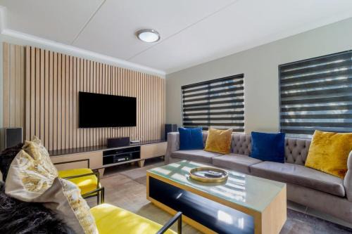 Kareeberg Apartamento | #AlimamaSpaces The Manson Umthunzi View