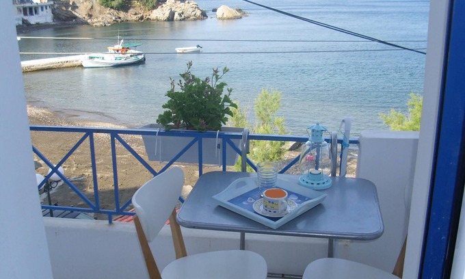 Therma Apartamento | Apartamento acogedor junto a la playa en la isla de Ikaria, Therma, primer piso