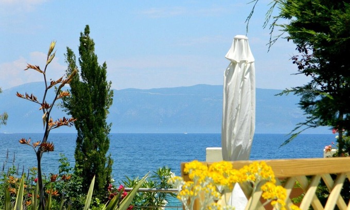 Karavomylos Apartamento | ALKYONI-Magnificent Seaview -Waterfront-110sq m- Beautiful decoration-1st floor