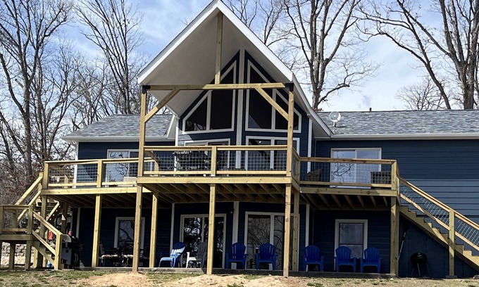 Eagle Rock Casa | All-Decked-Out Lakefront Cabin with gentle walk to water