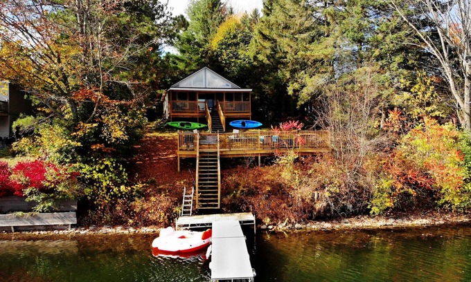Hamilton Casa | All Decked Out-NEW Lakefront!-Sleeps 6-Close to Colgate!