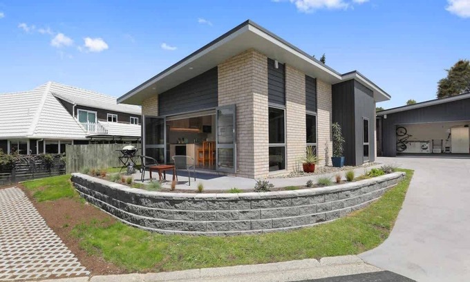 Springfield Casa | All Good | Modern & Close to the Redwoods Forest
