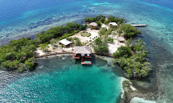 King's Park Casa | ALQUILER ISLA PRIVADA DE BELICE CON BUNGALOW SOBRE EL AGUA
