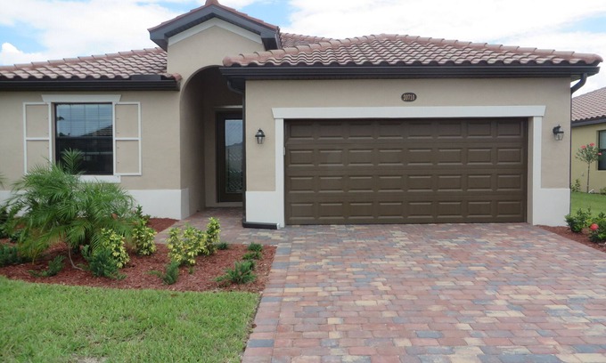 Gran Paradiso Casa | TODO INCLUIDO AMUEBLADO 3 DORMITORIOS 2 BAÑO CASA VENECIA FLORIDA