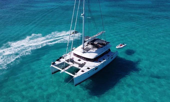 Nassau Alquiler De Eote | All inclusive luxury sailing catamaran Amura in Nassau, Bahamas