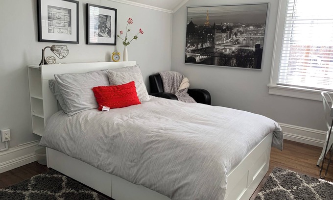 Midtown Apartamento | All-inclusive professional studio in beautifully remodeled historic home Midtown