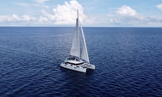 Nassau Alquiler De Eote | All Inclusive stay on luxury catamaran AMURA with captain and chef