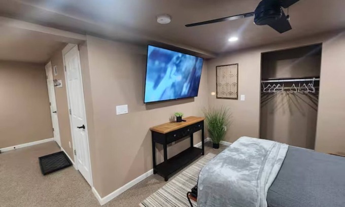 Mason City Apartamento | ALL New studio apartment across from Mercy Hospital