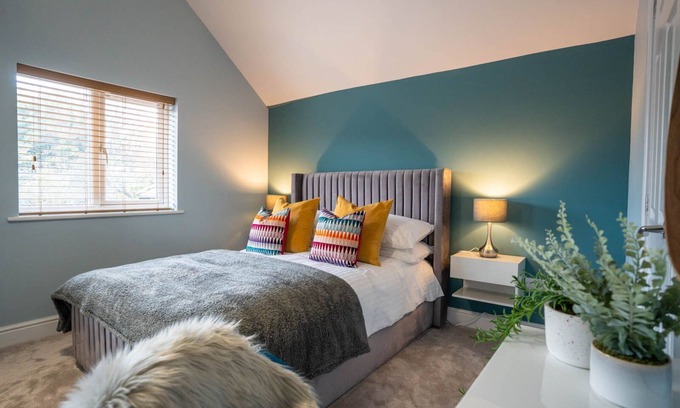 Worcester Casa | All Saints