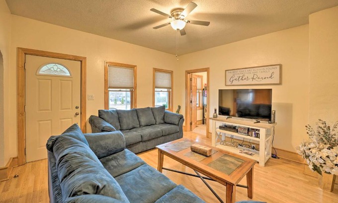 Grand Haven Casa | All-Season Grand Haven Getaway with Deck!