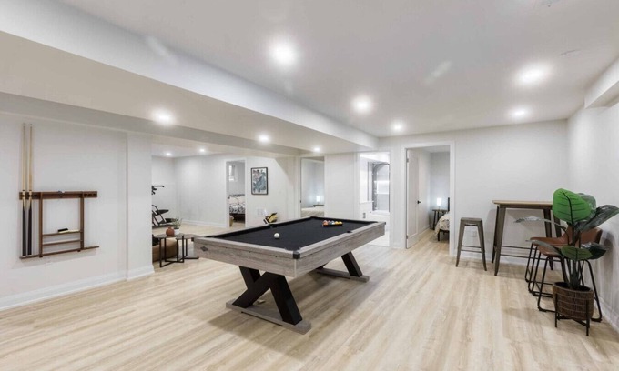 Huntsville Cabaña | All Season Muskoka Cottage*HotTub*Sauna*Beach*BBQ