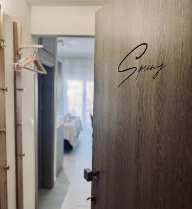 Xanthi Apartamento | All Season - Spring Room
